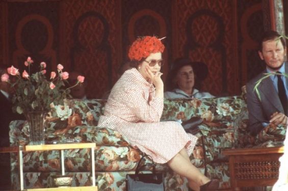 Le roi Hassan II a fait attendre la reine Elizabeth pendant des heures, sous le soleil. / Ph. DR