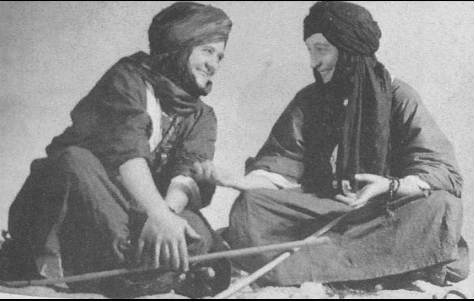 Odette du Puigaudeau (à droite) et Marion Sénones (à gauche) au Sahara / Ph. DR.