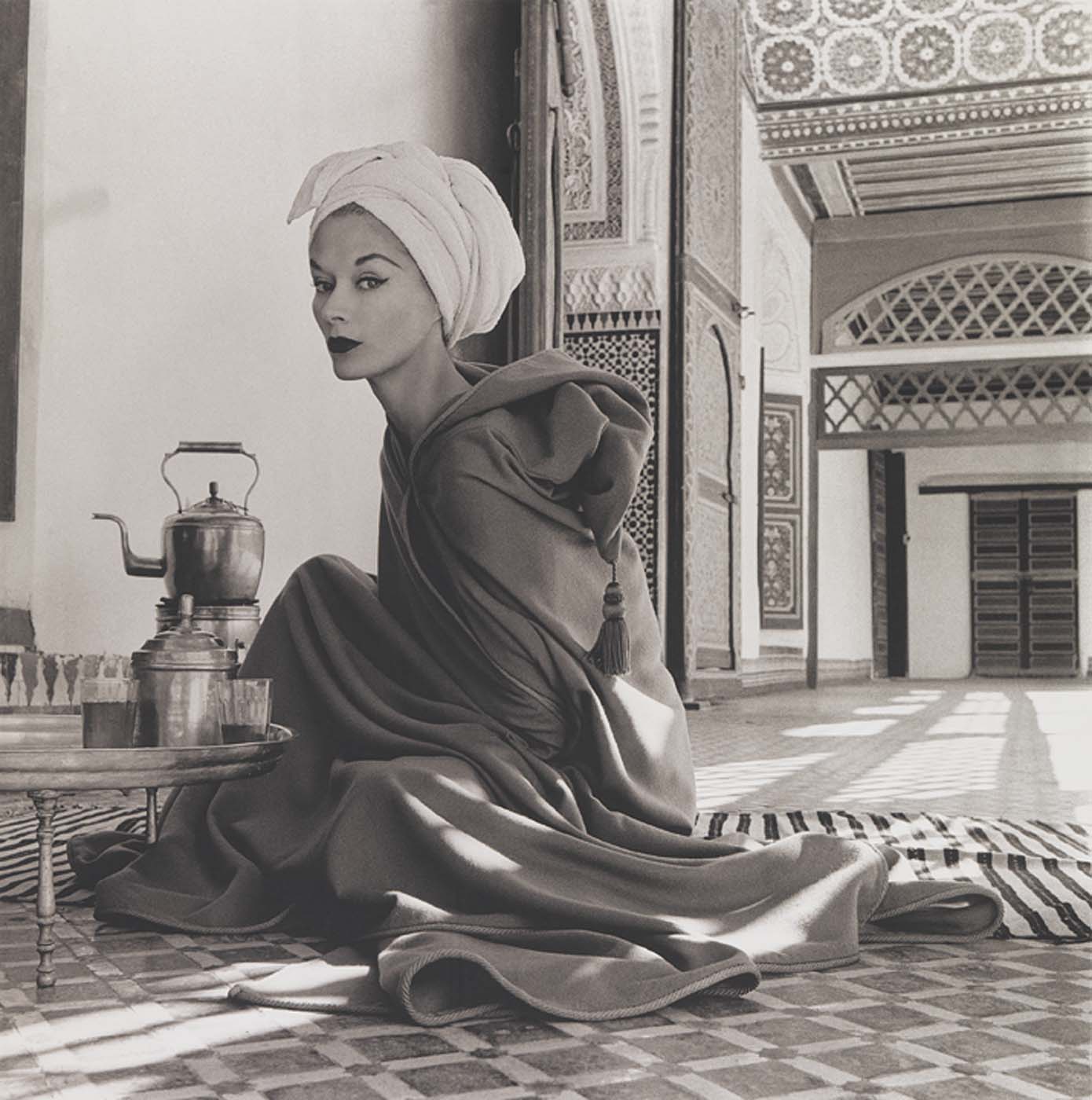 Lisa Fonssagrives à El Bahia à Marrakech en 1951 / Ph. Jean Desses