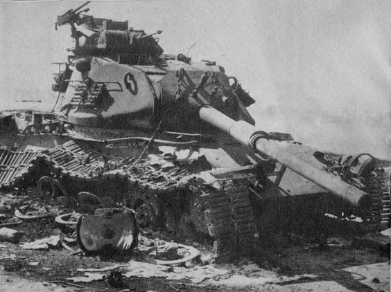 Un char M60 israélien détruit lors de la Guerre du Kippour. / Ph. Pinterest