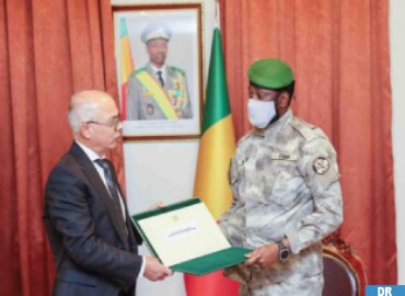 Mali : Le Président de la transition reçoit M. Chakib Benmoussa, porteur d’un message de SM le Roi