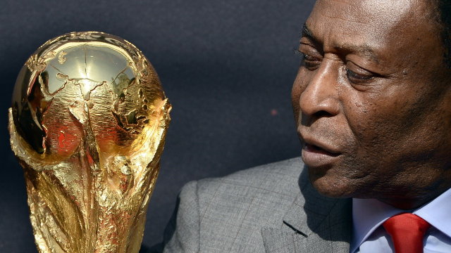 Pelé - Légende du football brésilien - Pelé à Paris - Brésil - Football - Trophée de la FIFA - Pelé, 82 ans, va bien 