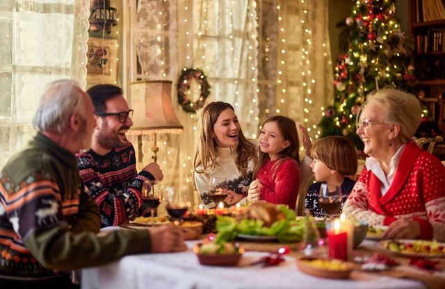 Près de la moitié des parents en famille recomposée appréhendent les fêtes de Noël, voici pourquoi